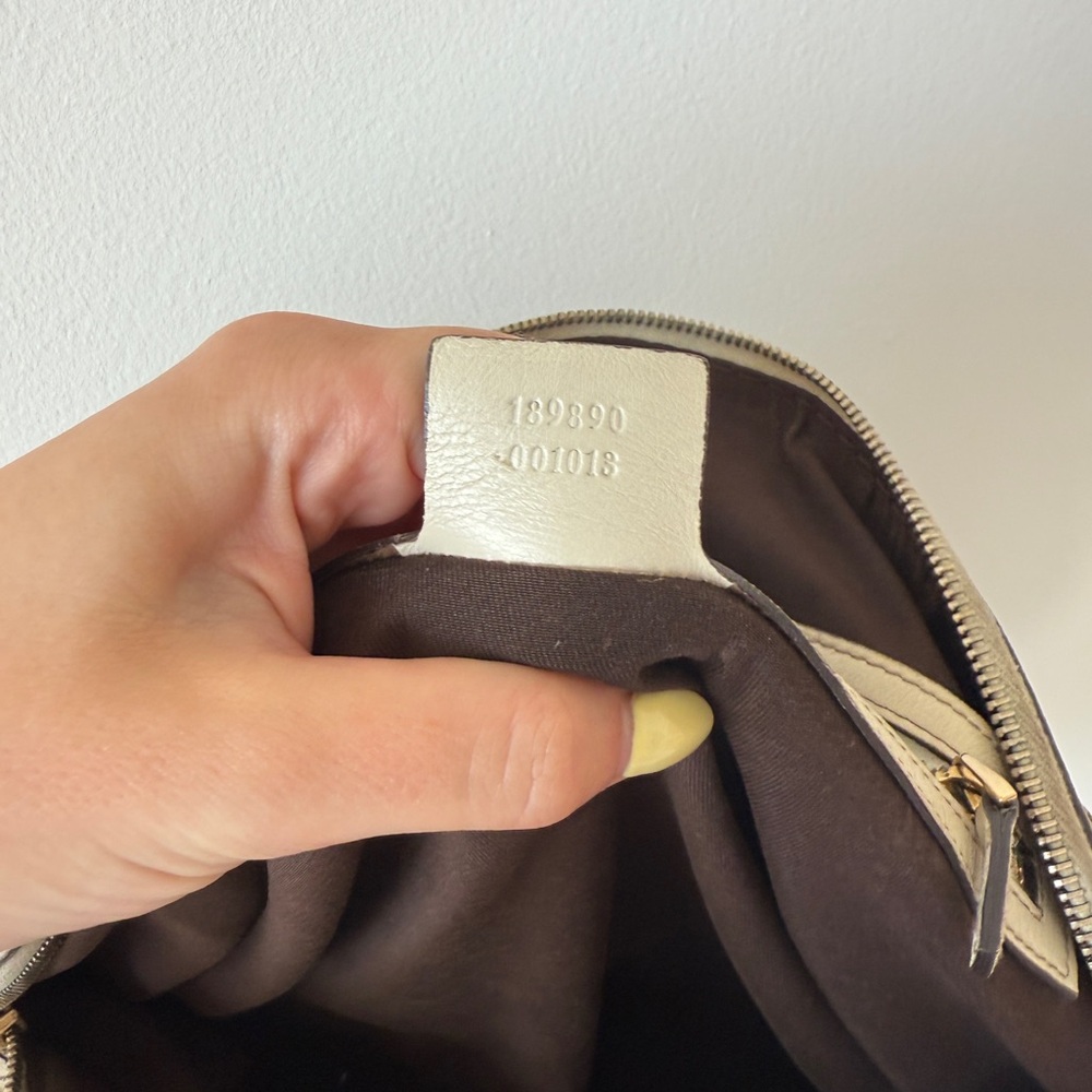 Authentic Vintage Gucci GG Shoulder Bag - Picture 10 of 10